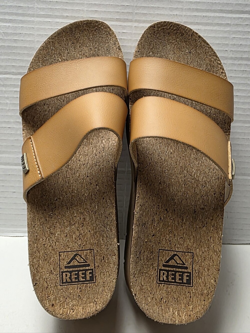 Reef Cushion Vista Hi Sandals Sz 8